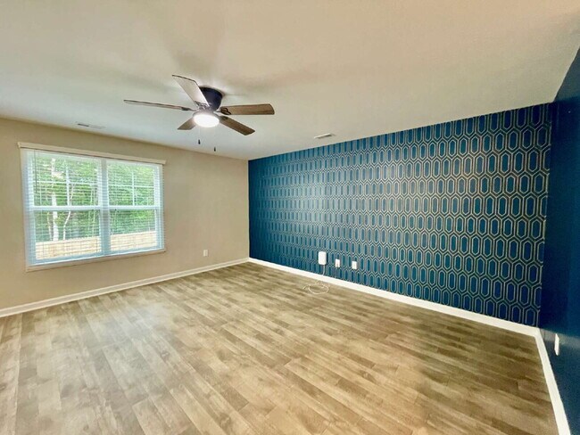 Building Photo - 3-Bedroom Retreat With 2.5 Baths In Fayetteville