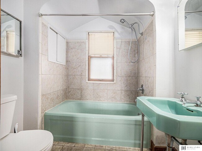 Building Photo - 815 Pierce St