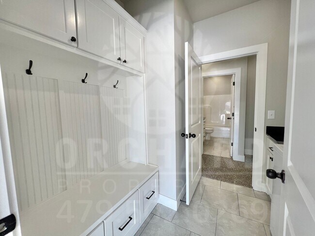 Building Photo - 528 Bradford Dr