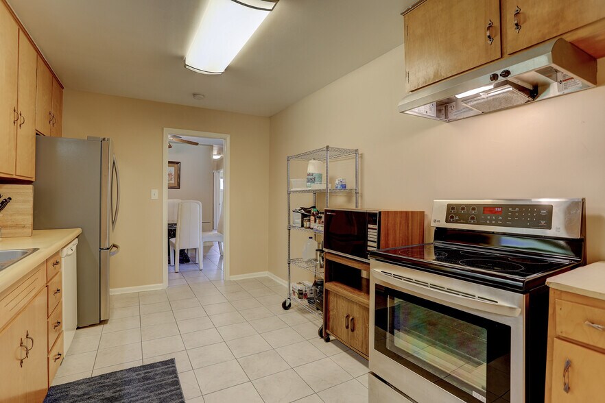 Building Photo - 10120 W 23rd Ave