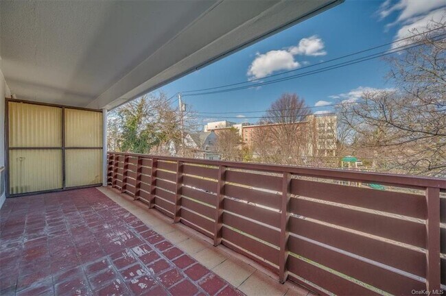 Building Photo - 437 Pelham Rd