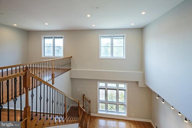 Building Photo - 2350 NJ-33