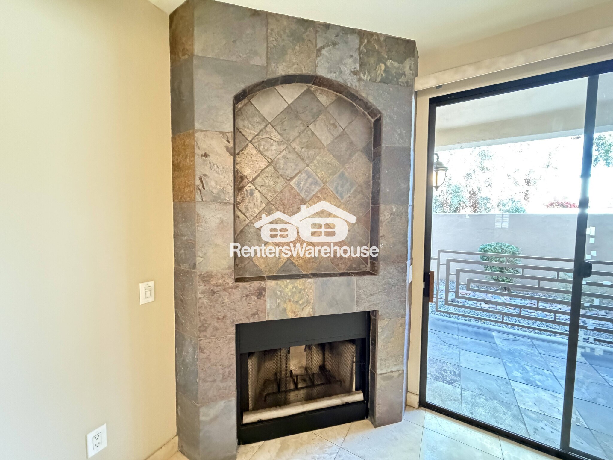 Building Photo - 3235 E Camelback Rd