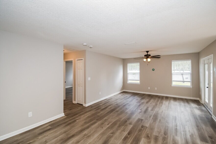Building Photo - 607 Sunny Stroll Dr