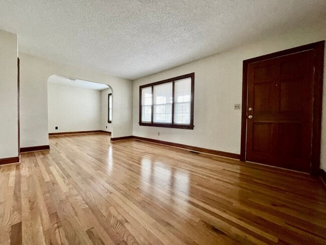 Building Photo - All Brick Ranch Home in Kempsville W/HUGE Yard - Sunroom - Detached 2-Car Garage PLUS Workshop & ...