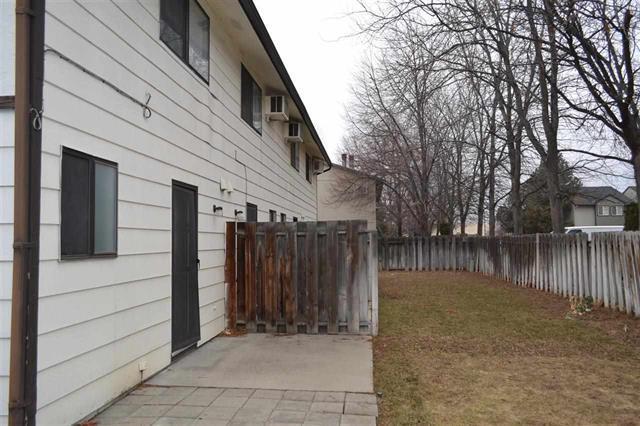 Building Photo - 2 Bedroom 1.5 Bathroom 4 plex (6 month lea...
