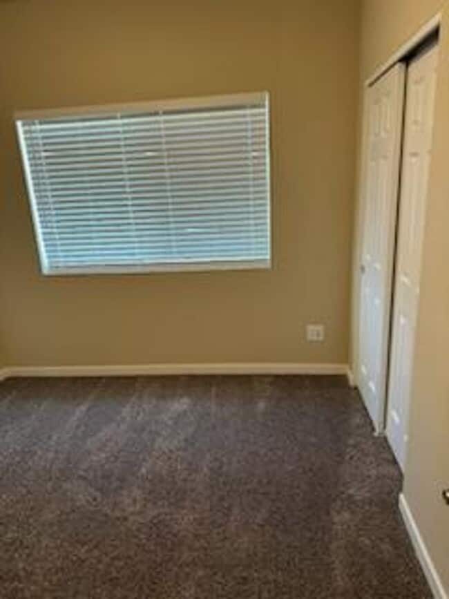Building Photo - 3-bedroom 2-bath Duplex