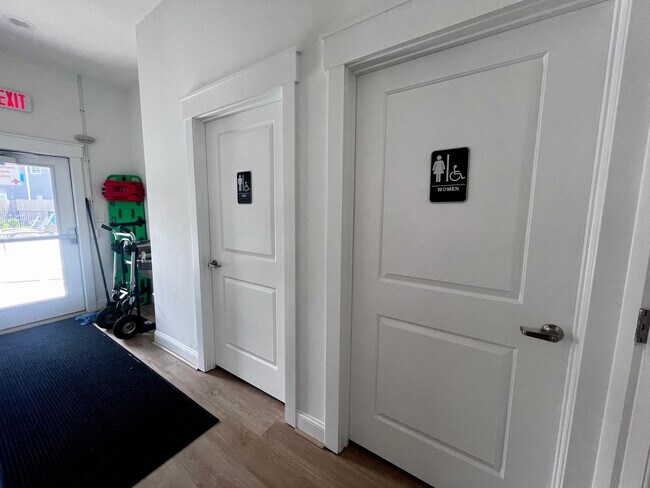 Building Photo - 2542 Fieldsway Dr