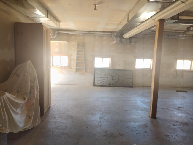 Building Photo - 256 E Fork Big Sandy Rd