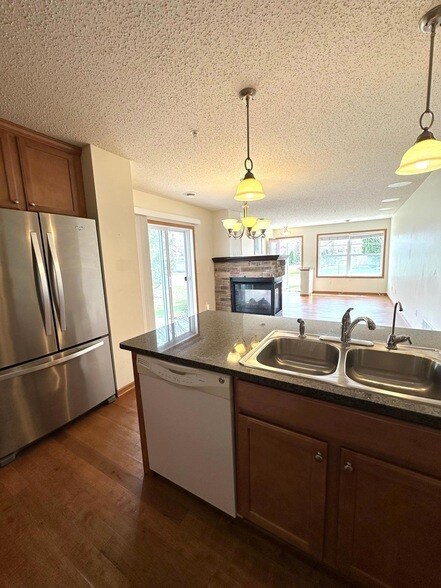 Building Photo - 15375 60th Ave N