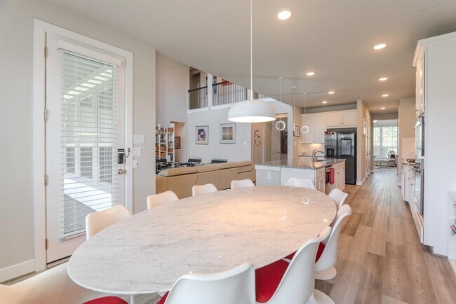 Building Photo - 40 Snowdrop Lily Dr