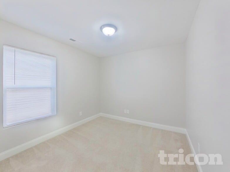 Building Photo - 9225 Newfield St