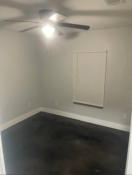 Building Photo - 176 Fawn Dr