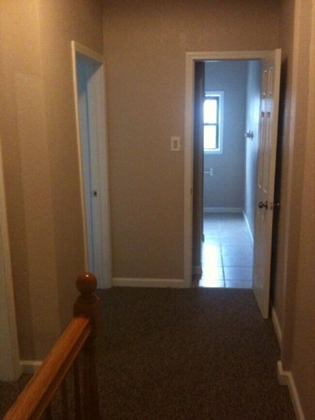 Building Photo - Beautifully Renovated Home in South Side Flats