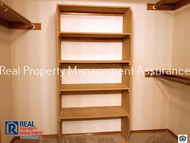 Building Photo - 15520 SW Breccia Dr