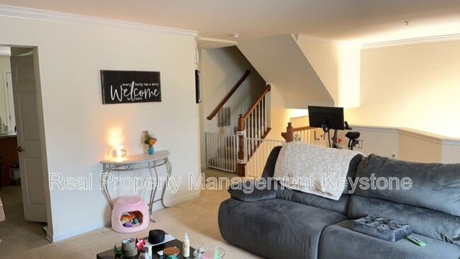 Building Photo - 261 Corey Dr