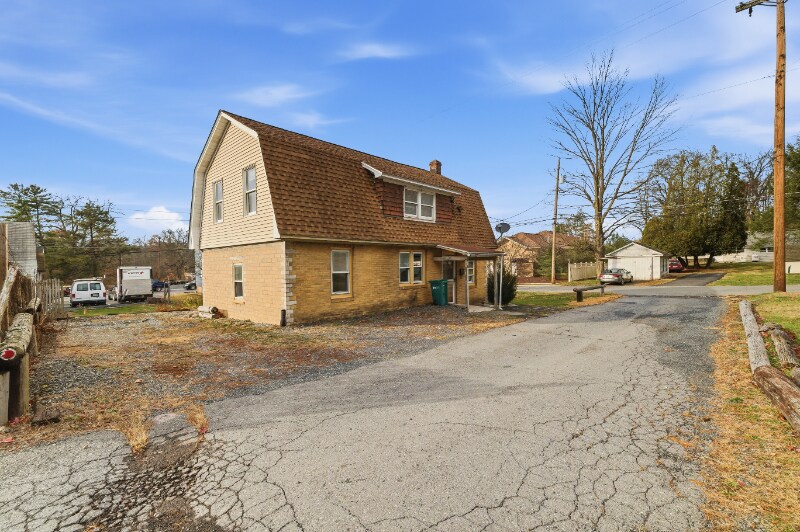 Building Photo - 4 Grandview St