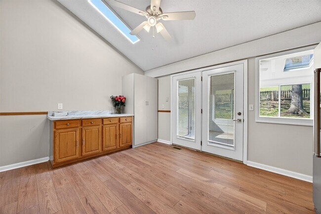 Building Photo - 1261 Mautenne Dr