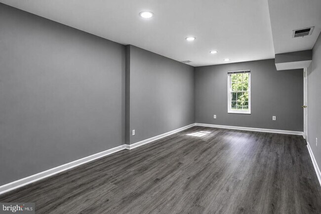 Building Photo - 15025 Timberlake Dr