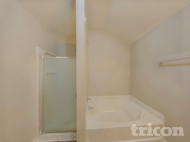 Building Photo - 417 Havenbrook Way NW