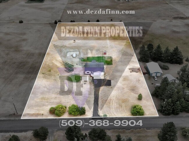 Building Photo - Country Living, Minutes to FAFB! 4 Bed, 2 ...