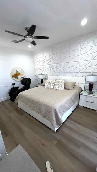 Building Photo - 6923 Julia Gardens Dr