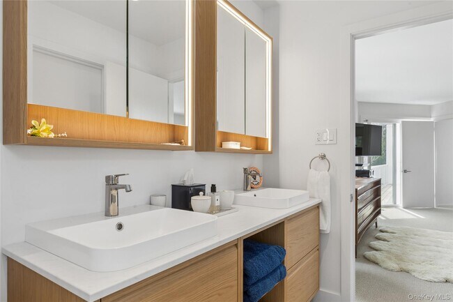 Building Photo - 2 Acorn Path