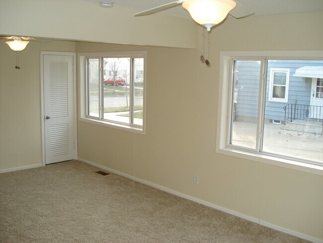 Building Photo - Three Bedroom One Bath Home Available May 10th