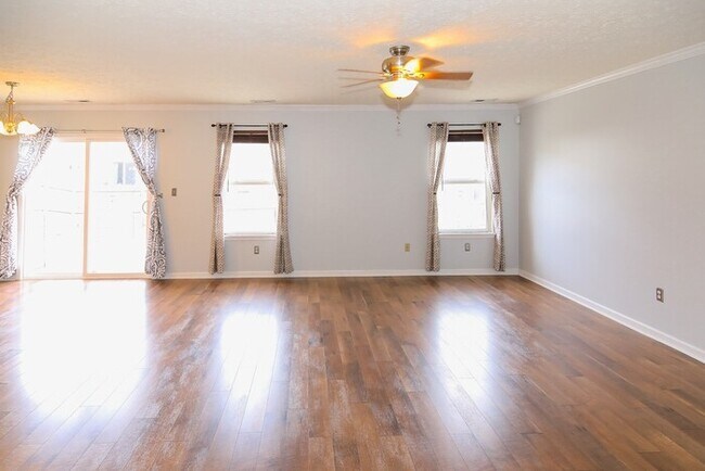 Building Photo - Fabulous Ranch In Highly Desirable Crossfield!