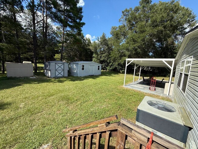 Building Photo - MOVE IN READY 4 Bed 2 Bath on 1 ACRE