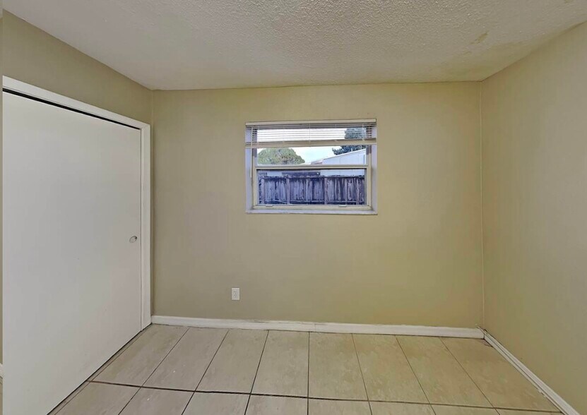 Building Photo - 5702 Jefferson St