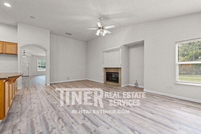 Building Photo - 51 Tulip Tree Cir