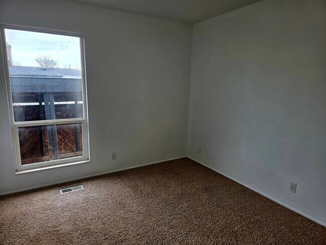 Building Photo - 1968 E 5850 S