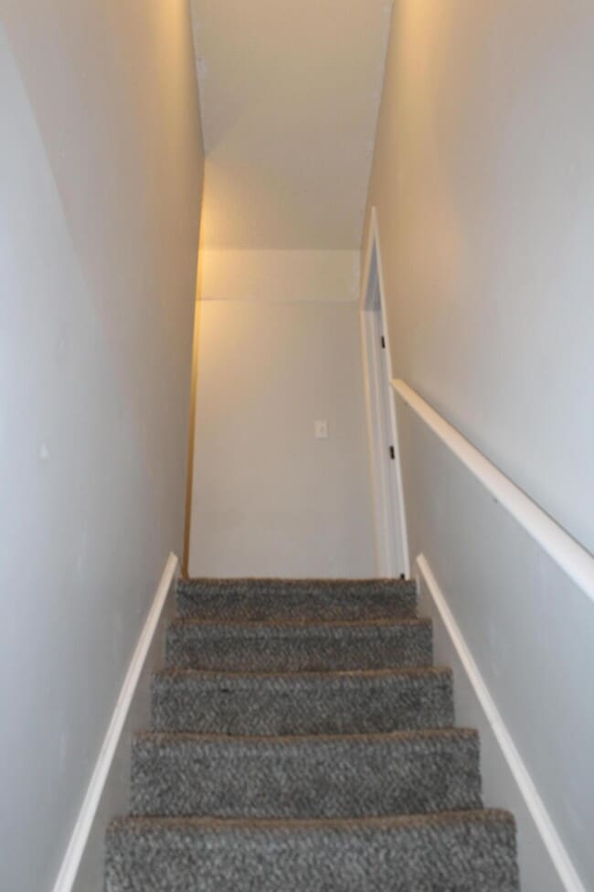 Building Photo - 810 S Willowick Dr