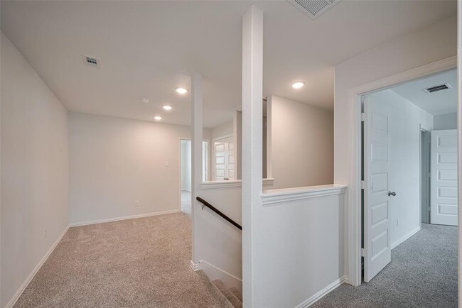 Building Photo - 27846 Western Crk Ct