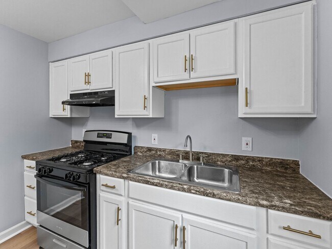 Building Photo - Updated 2-Bedroom Home with Fenced Yard in Browns Mills