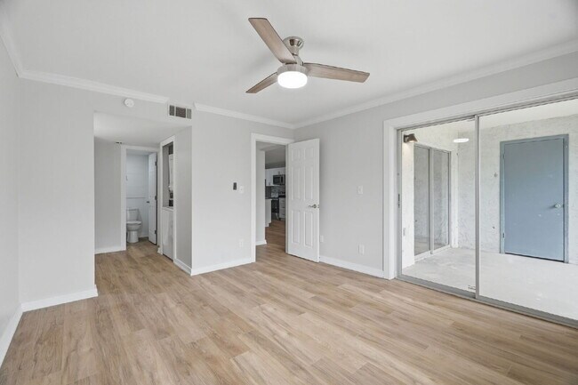 Building Photo - Condo For Rent in Largo with TONS OF UPGRADES!