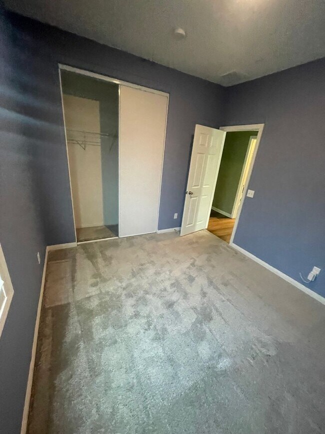 Building Photo - 31871 Eaton Ln