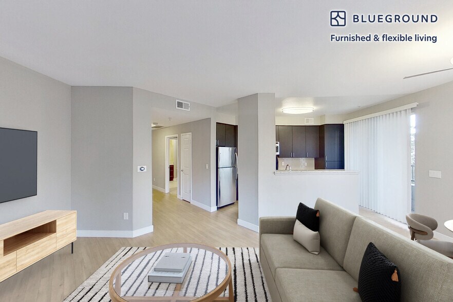 Building Photo - 1257 Lakeside Dr