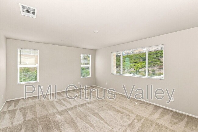 Building Photo - 24613 Round Meadow Dr