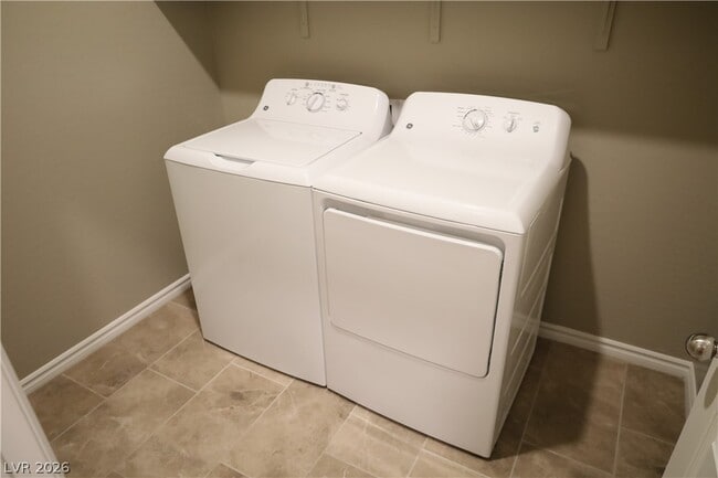 Building Photo - 6547 Smithville Ave