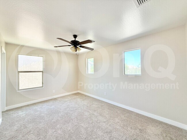 Building Photo - 10631 E Sunflower Ln