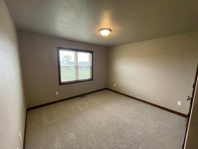 UPSTAIRS BEDROOM X2 - 629 Diversity Dr