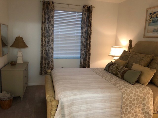 Bedroom 2 - Queen Bed - 43050 Greenway Blvd