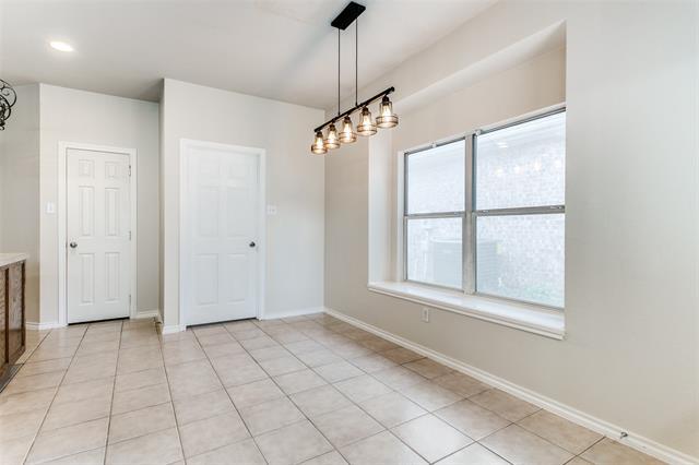 Building Photo - 2605 Silver Hill Dr
