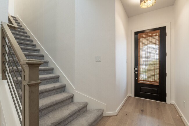 Building Photo - 6578 Scarlet Pond Ln