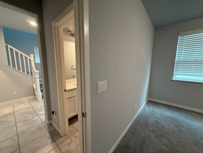 Building Photo - Pristine Condo in Monterey Village Gated Community