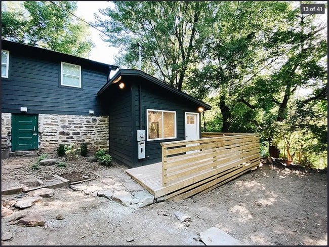 Building Photo - 112 S University Ave