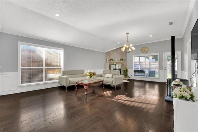 Building Photo - 2832 Claremont Dr