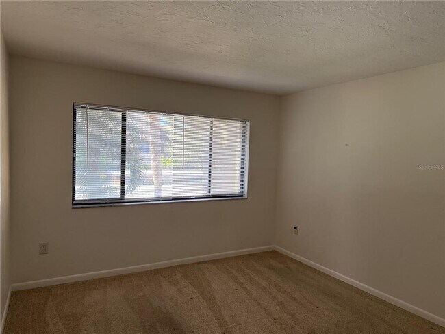 Building Photo - 5691 Ashton Lake Dr